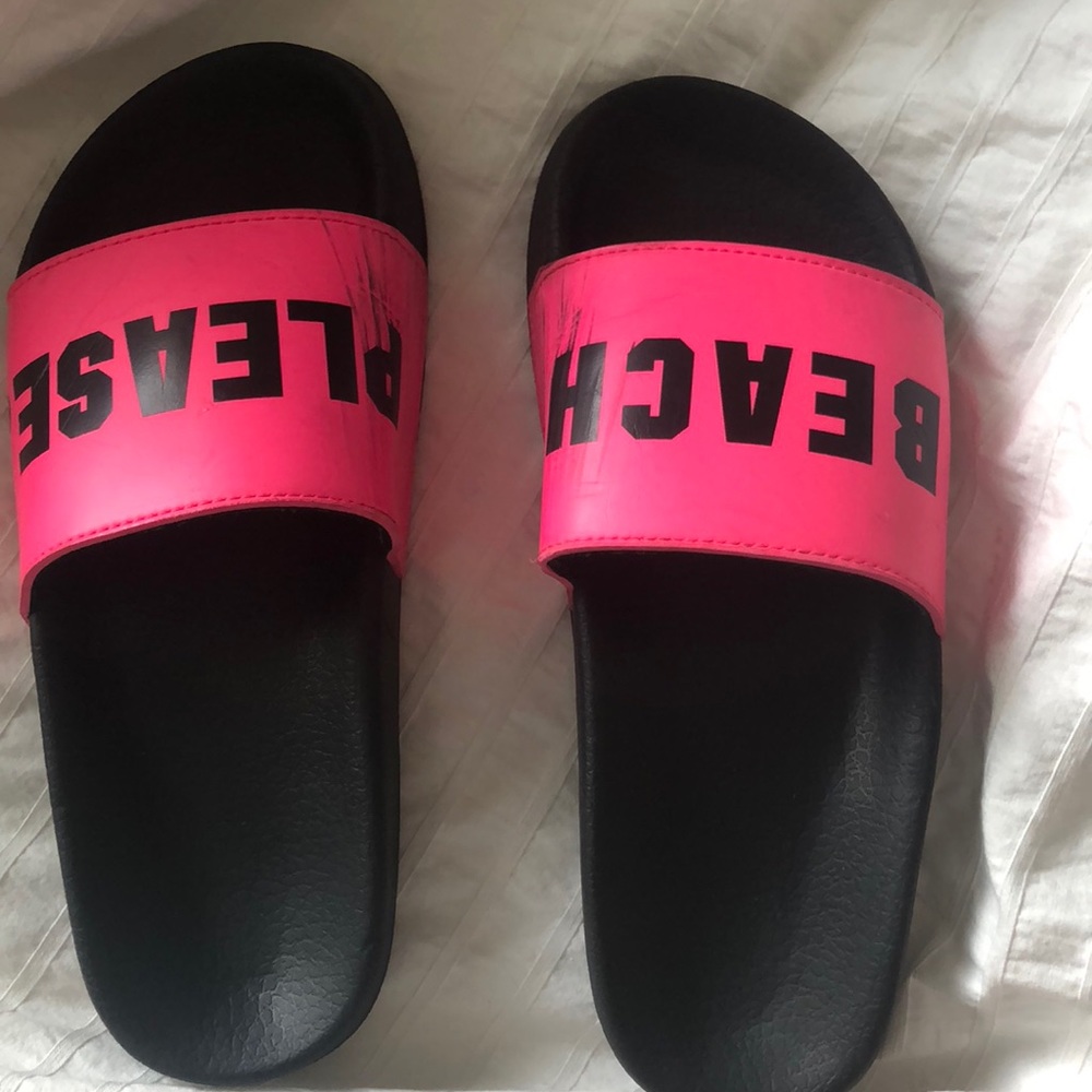 Victoria’s Secret slides